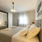 Stunning In Vakantiehuis Benkovac