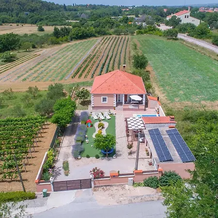 Stunning In * Benkovac